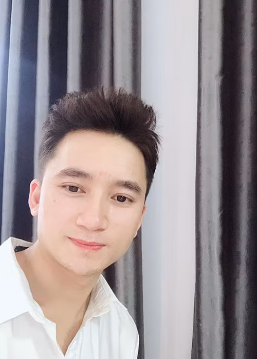 Trước lời tố quỵt tiền, Phan Mạnh Quỳnh tỏ ra bức xúc. Nam ca sĩ lên tiếng: “Nói thật, tôi mà nợ tiền như lời tố, người ta liệu có để yên cho tôi không? Trong khi bao nhiêu năm qua, tôi vẫn làm việc, xuất hiện đều đặn, cũng không lẩn trốn".