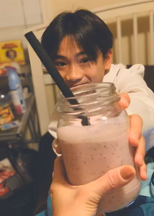 Kim Hiền từng chia sẻ, khi Sonic chuyển sang Mỹ định cư, ông xã của cô là người chỉ bảo và kèm cặp bé học hành.