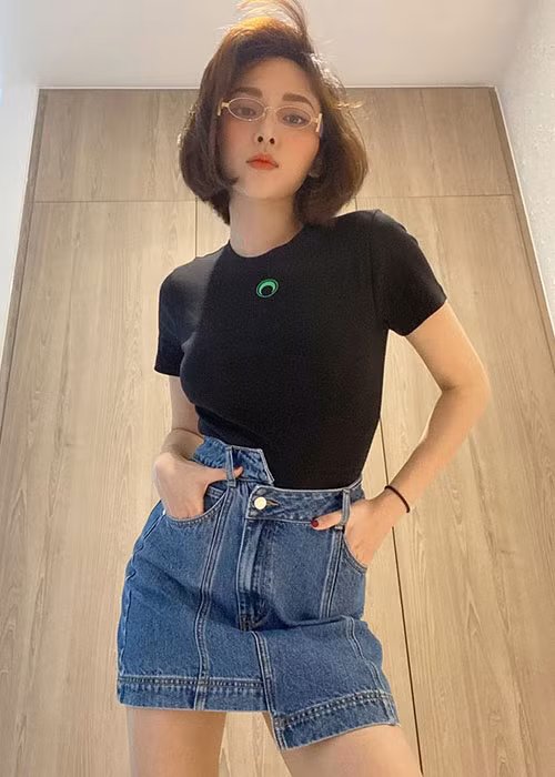 Người hâm mộ hiện tại giục vợ chồng Tóc Tiên sớm sinh con đầu lòng.