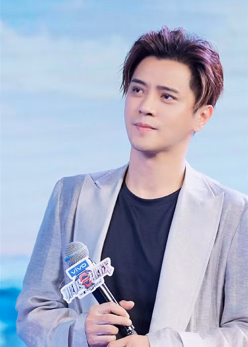 La Chí Tường sở hữu lượng fan đông đảo một phần nhờ tính cách lầy lội.
