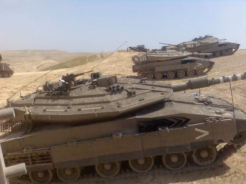 Máy tính thông minh trên xe tăng Merkava Mk. 4 Barak có nhiệm vụ thu thập dữ liệu từ các cảm biến trên thân xe, phân tích và trình bày hệ thống dữ liệu cho tổ lái theo thứ tự tính cấp bách. Ảnh: survincity.com