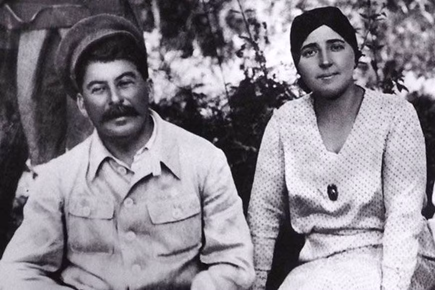 Bà Nadezhda Sergeyevna Alliluyeva là vợ thứ hai của nhà lãnh đạo Liên Xô Stalin. Bà sinh ngày 22/9/1901 tại Baku, Azerbaijan, và là con gái út của nhà cách mạng Nga Sergei Alliluyev. Ảnh: Wikipedia.