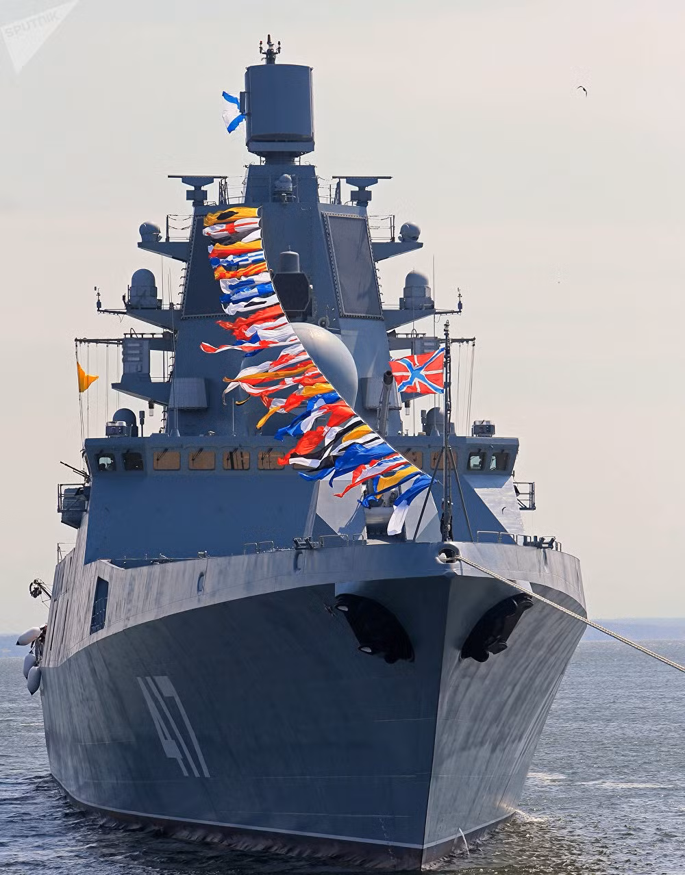 Bộ trưởng Quốc phòng Nga Sergei Shoigu từng nói, các tàu chiến như Đô đốc Gorshkov sẽ đóng vai trò “trụ cột” của Hải quân Nga trong tương lai. Ảnh: Sputnik.