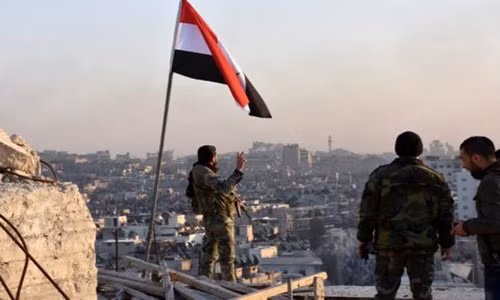 Theo hãng Fars (Iran), Quân đội Syria đã đập tan cuộc tấn công quy mô lớn của nhóm khủng bố ở thành phố Aleppo hôm 2/7, qua đó gây tổn thất nặng cho bọn chúng. Ảnh: Kurdistantribune.com
