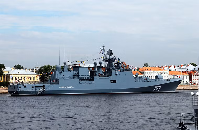 Đô đốc Mararov là tàu khu trục thứ ba của lớp Đô đốc Grigorovich của Hải quân Nga. Con tàu được hạ thủy tại nhà máy đóng tàu Yantar vào tháng 2/2012 và được biên chế vào ngày 25/12/2017. Ảnh: Wikipedia.