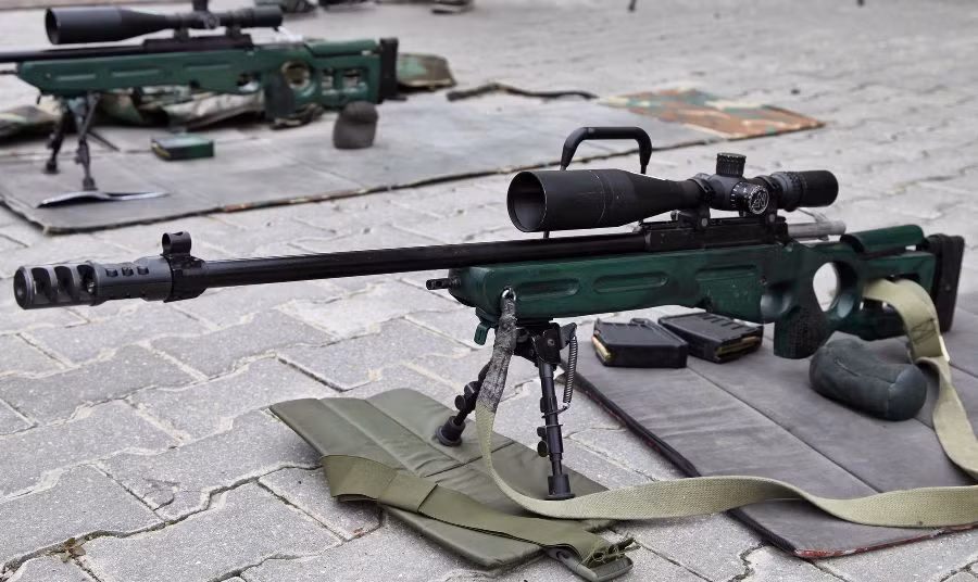“Vệ binh Quốc gia Nga vừa ký hợp đồng trị giá 128 nghìn USD với Tập đoàn Kalashnikov để mua 26 khẩu súng trường SV-98. Dự kiến, lô hàng này sẽ được bàn giao vào ngày 20/11 tới”, nguồn tin cho hay. Ảnh: Wikipedia.