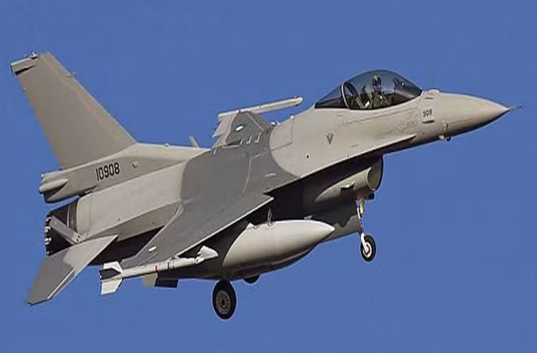 Được biết, F-16 Block 70/72 do Tập đoàn Lockheed Martin phát triển là phiên bản F-16 mới nhất và tiên tiến nhất, kết hợp nhiều tính năng cũng như nâng cấp toàn diện nền tảng cơ bản của dòng chiến đấu cơ này. Ảnh: indiandefensenews.in.
