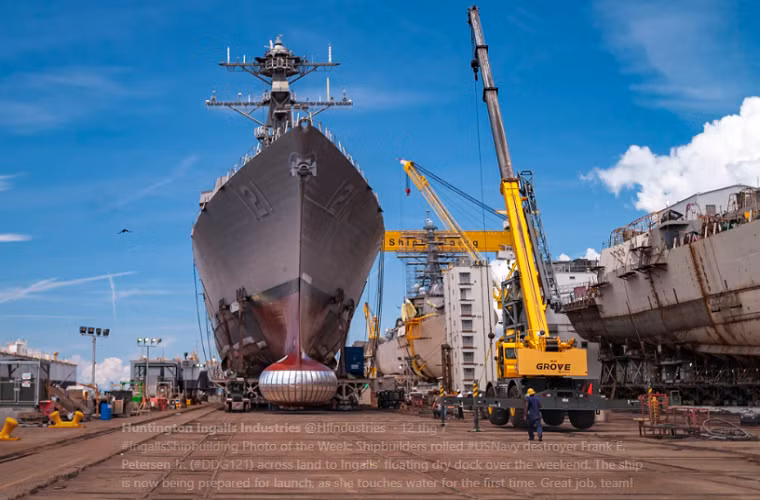 Thông tin về hợp đồng chế tạo tàu khu trục USS Frank E. Petersen Jr. được Công ty Huntington Ingalls Industries lần đầu tiên công bố vào ngày 30/3/2016 và lễ đặt ky tàu diễn ra vào ngày 21/2/2017. Ảnh: Wikipedia.