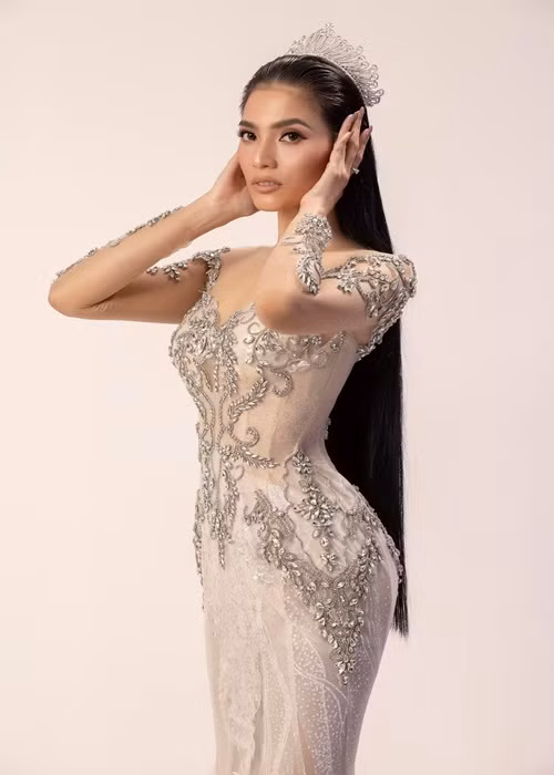Năm 2014, tổ chức PETA (Hiệp hội bảo vệ động vật) khu vực châu Á công bố Trương Thị May là “Mỹ nhân ăn chay hấp dẫn nhất châu Á” năm 2014.