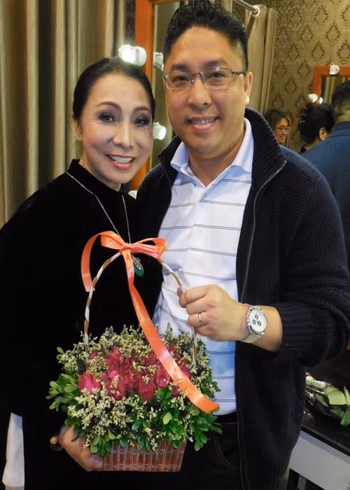 Vợ chồng bà có một cậu con trai tên Bảo Giang. Trong những năm qua, Bảo Giang sống ở Mỹ còn nghệ sĩ Bạch Tuyết muốn định cư ở quê nhà. Ảnh: Lao động