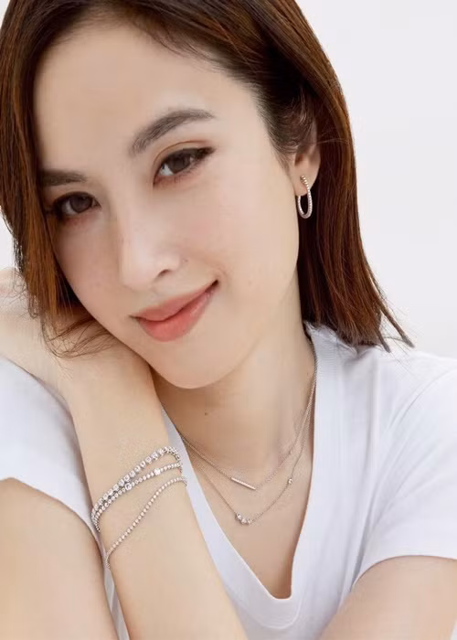 Nhiều fan vui mừng khi Nong Poy sắp bước vào cuộc hôn nhân.
