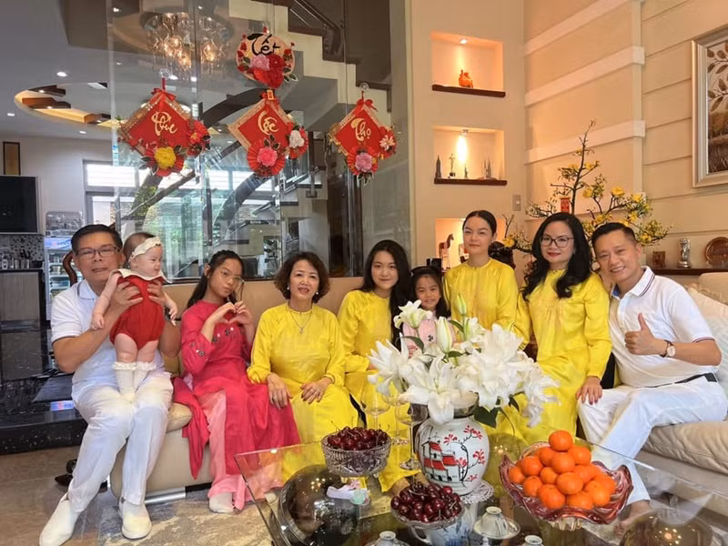 Phạm Quỳnh Anh dành nhiều thời gian cho bạn trai, các con và bố mẹ.