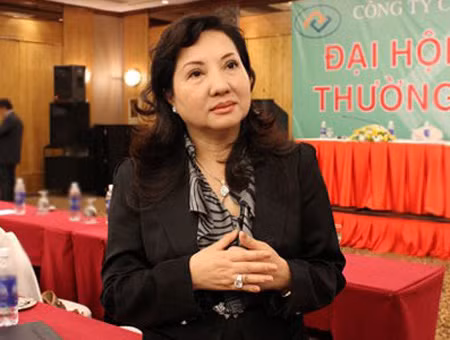 Nữ đại gia Nguyễn Thị Như Loan - chủ tịch Quốc Cường Gia Lai cũng nằm trong danh sách 10 quý bà giàu có với giá trị tài sản 500 tỷ đồng.