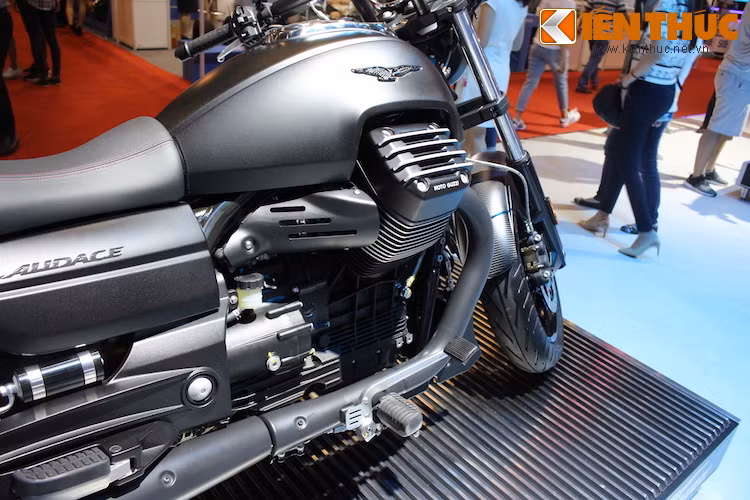 Audace được trang bị động cơ V-Twin 1380 cc, đem tới công suất tối đa 96 mã lực và mô-men xoắn cực đại 121 Nm. Giống các dòng xe khác của Moto Guzzi, động cơ này được đặt ngang và truyền sức mạnh tới bánh sau qua trục các-đăng.