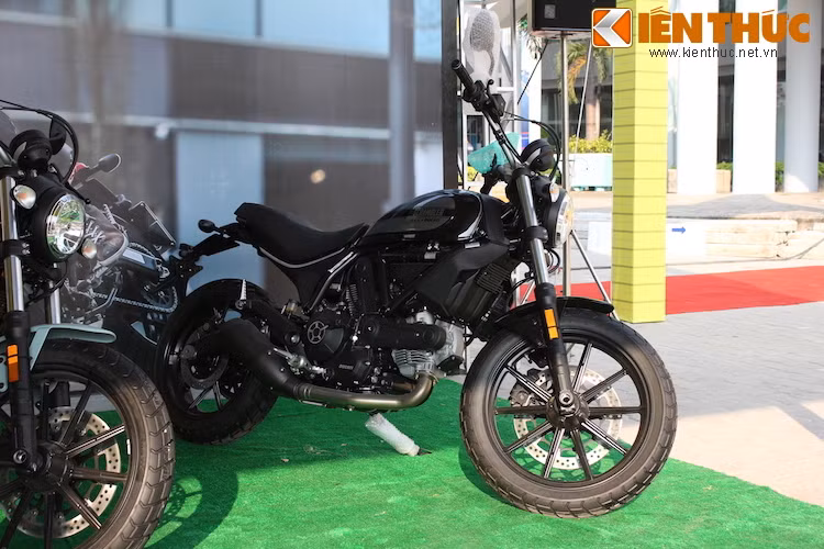 Mẫu xe mới nhất Scrambler Sixty2 vừa chính thức ra mắt tại Việt Nam cũng sẽ xuất hiện tại khu trưng bày của Ducati. Đặc biệt, phiên bản Scrambler giới hạn với tông màu hoàn toàn mới cũng sẽ được trưng bày tại sự kiện lần này.