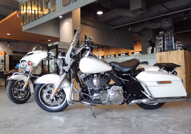 Các phiên bản Harley-Davidson Police Motorcycle được thiết kế nâng cấp với những trang bị tiện nghi được tính toán kỹ lưỡng, phục vụ tốt nhất cho nhu cầu sử dụng thường xuyên và trong nhiều điều kiện môi trường khác nhau của cảnh sát.