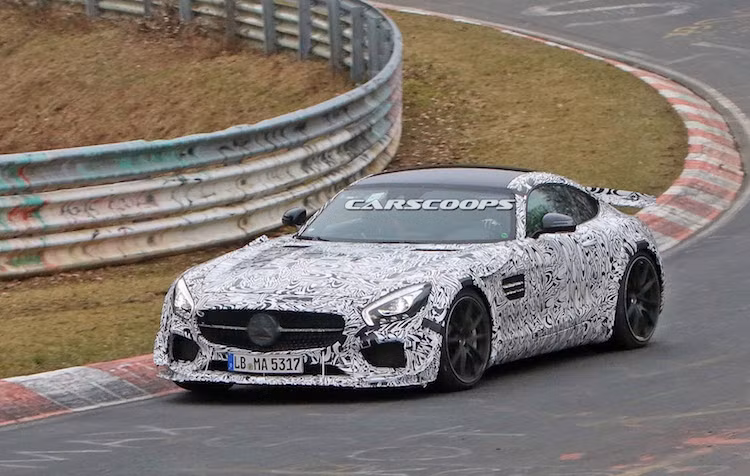 Khối động cơ 4.0l V8 tăng áp kép vẫn sẽ vẫn tiếp tục được sử dụng trên AMG GT-R, nhưng có công suất được nâng lên tới khoảng 600 mã lực.
