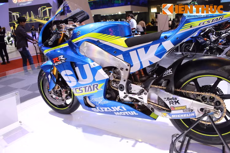 Theo tay đua Aleix Espargaro, bộ khung của xe cũng có thiết kế mới, bên cạnh động cơ, hộp số và hệ thống điện tử. Mặc dù vậy, anh thấy rằng chiếc xe vẫn có thể được cải tiến để trở nên hoàn hảo hơn.