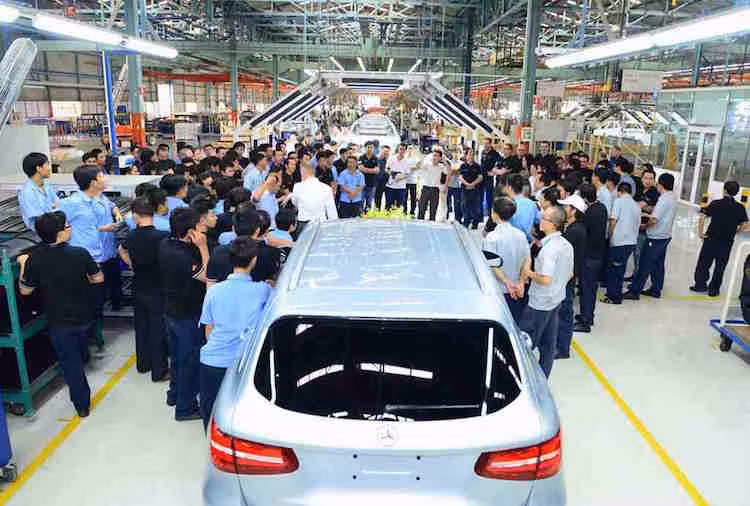Cùng với sự hỗ trợ chặt chẽ từ các chuyên gia Đức, Mercedes-Benz Việt Nam đã xuất xưởng chiếc GLC đầu tiên và đáp ứng tất cả các yêu cầu về chất lượng khắt khe nhất từ tập đoàn Daimler.