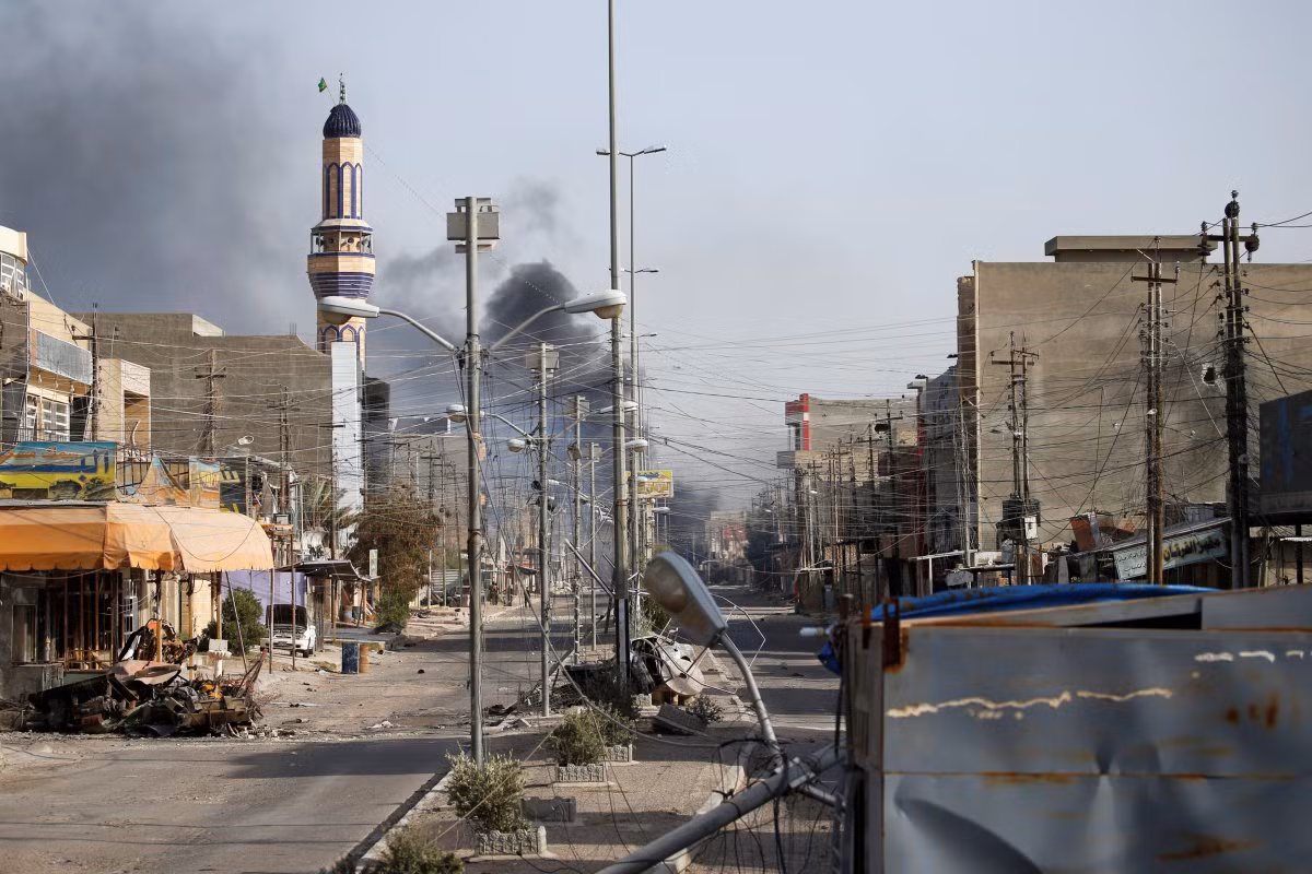 Việc chiếm giữ Fallujah là bước đầu tiên của nhóm khủng bố Nhà nước Hồi giáo IS trong kế hoạch dựng lên Vương quốc Hồi giáo tự xưng. Ảnh: Mọi thứ còn ngổn ngang ở thành phố Iraq này sau khi phiến quân IS bị đánh bật khỏi đây. Ảnh BI