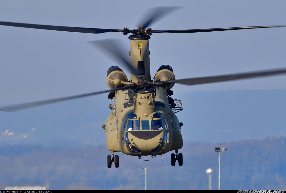 Singapore cũng quyết định thay thế 16 trực thăng vận tải hạng nặng CH-47SD Chinook bằng phiên bản CH-47F hiện đại hơn từ Boeing. Nguồn ảnh: Airlines.net