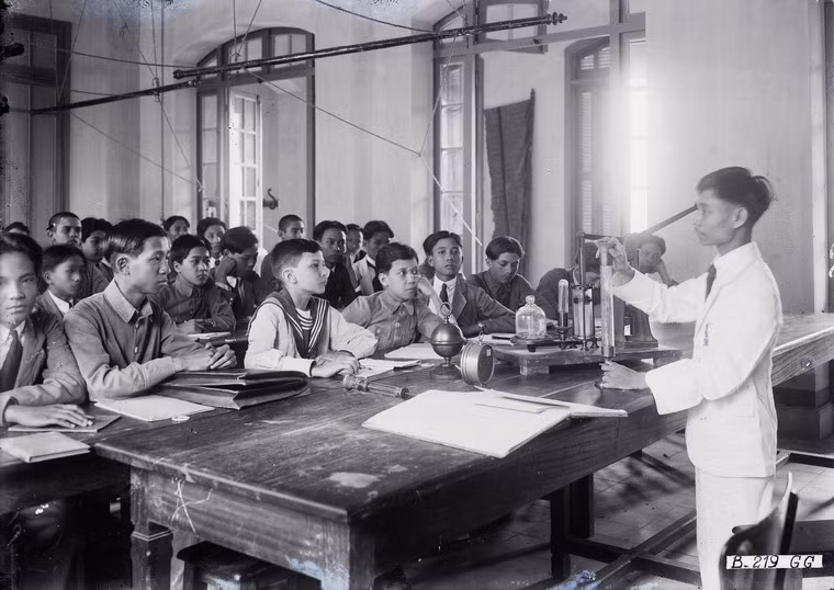Giờ học vật lý.