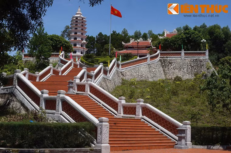 Để tri ân các anh hùng liệt sỹ đã hi sinh anh dũng tại bến phà. Tháng 7/2013, công trình Đền tưởng niệm liệt sỹ Trường Sơn bến phà Long Đại đã hoàn thành sau 2 năm thi công.