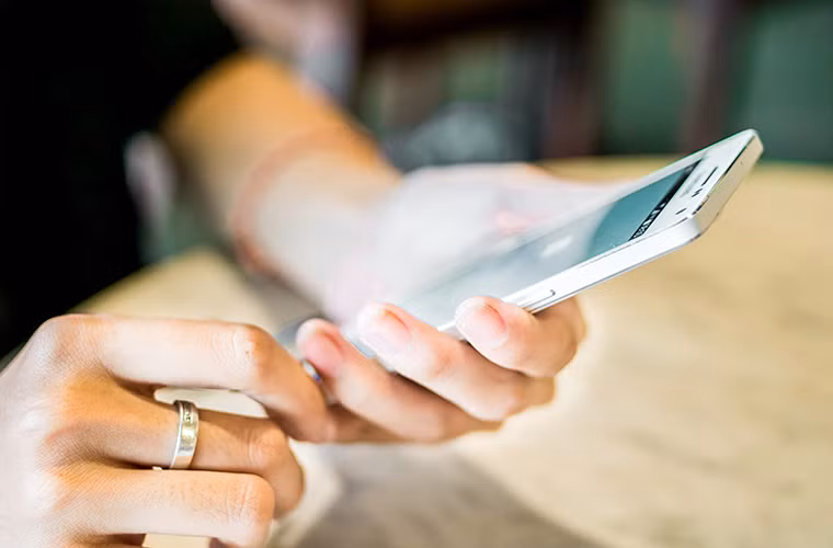 Bên cạnh một cấu hình khá, thì điểm đáng chú ý nhất của Galaxy A5 chính là độ mỏng nhẹ của sản phẩm