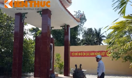 400 ngoi mo “bien mat” o Da Nang: Phat 100 trieu dong?-Hinh-2
