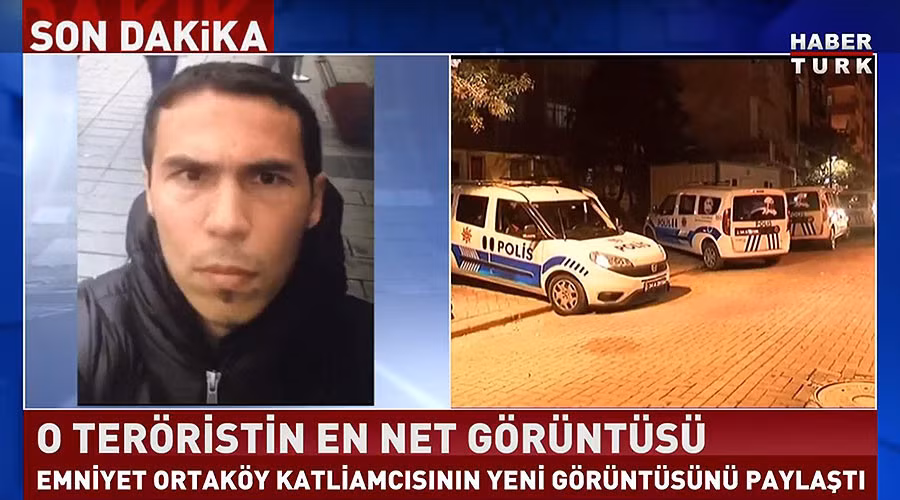 Daily Mail đưa tin, hình ảnh chân dung nghi can chính vụ xả súng tại hộp đêm Reina nổi tiếng ở thành phố Istanbul xuất hiện sau khi cảnh sát Thổ Nhĩ Kỳ bắt giữ 12 đối tượng tình nghi liên quan đến vụ việc. Kẻ xả súng vẫn đang lẩn trốn. Ảnh: RT.