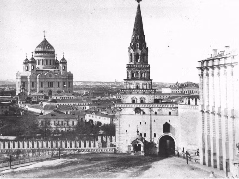 Nhà thờ chính tòa Chúa Kitô Đấng Cứu Độ ở thủ đô Moscow năm 1860.