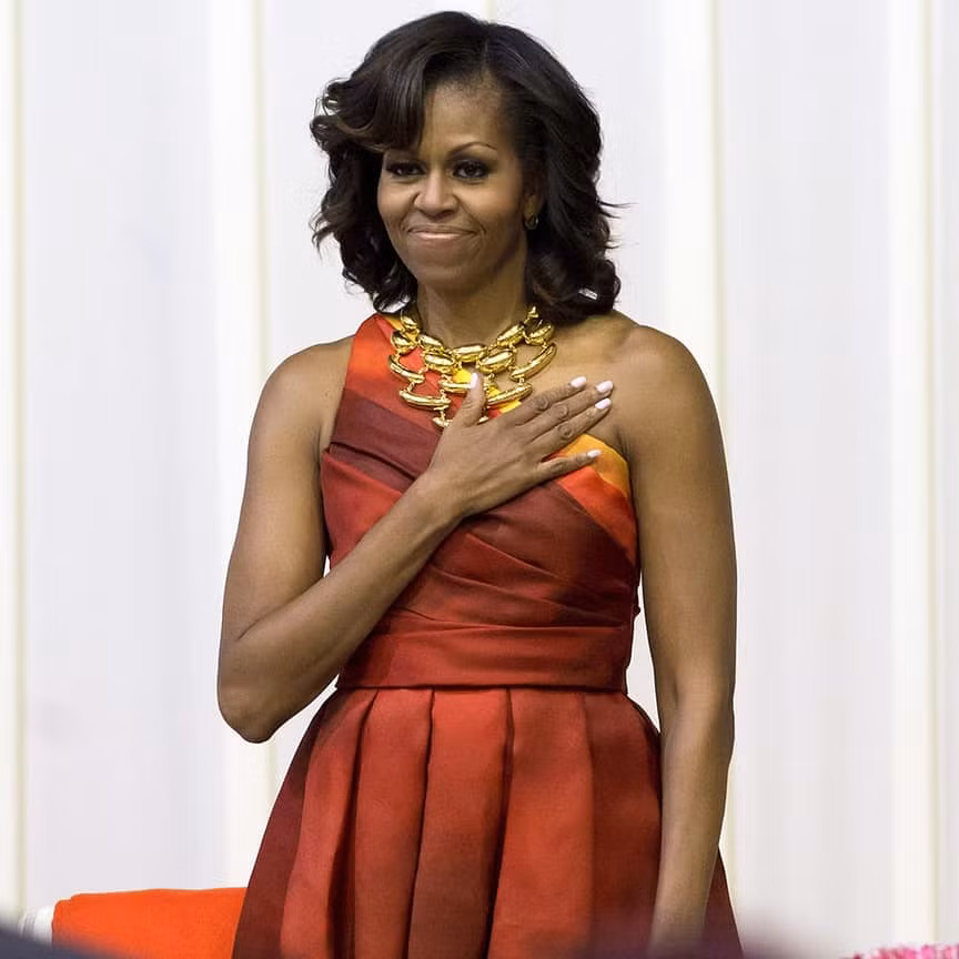 Đệ nhất phu nhân Michelle Obama không phải được sinh ra trong một gia đình giàu có. Hồi còn đi học, thầy cô từng cho rằng bà Michelle Obama đã đặt ra mục tiêu và khát vọng quá cao. Nhưng Michelle không nản lòng. Bằng sự nỗ lực và tài năng, bà đã thực hiện được giấc mơ của mình.