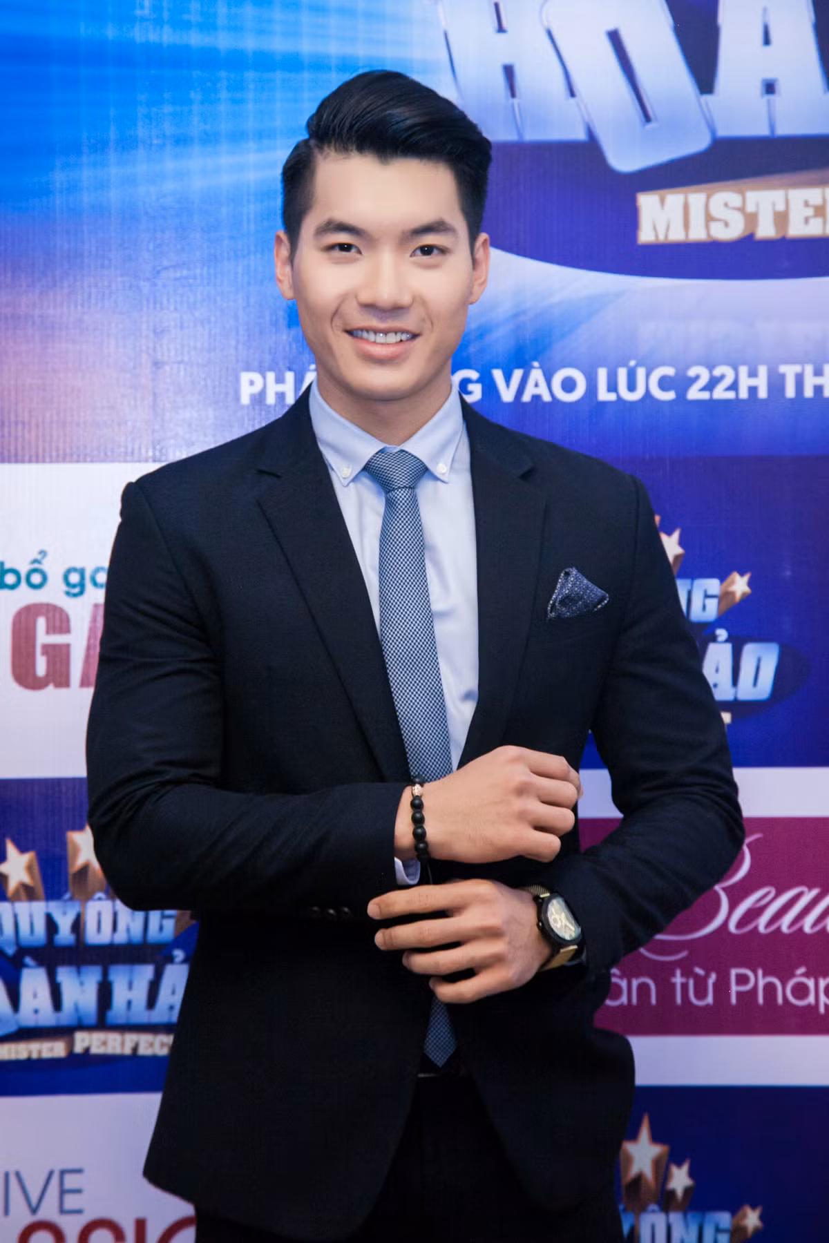 Trương Nam Thành bất ngờ rẽ hướng sang làm MC trong "Quý ông hoàn hảo". Nam diễn viên - người mẫu thổ lộ, anh rất áp lực khi lần đầu làm MC một chương trình lớn. Nam diễn viên hy vọng ở vai trò mới này sẽ giúp anh hoàn thiện bản thân hơn trong mắt công chúng.