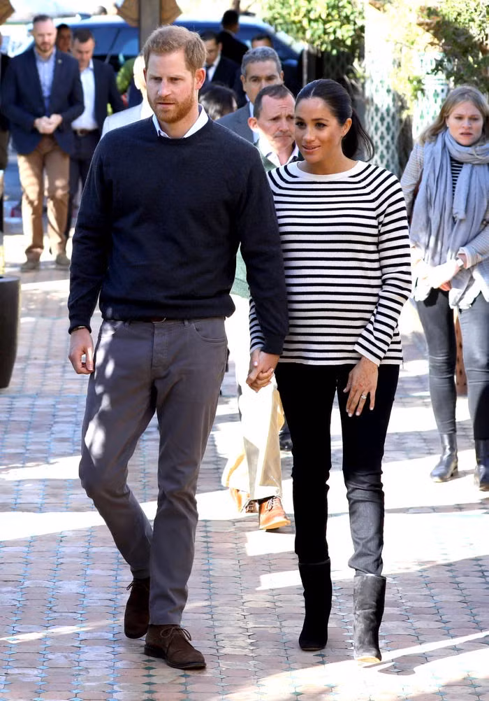 Công nương Meghan mặc áo len sọc tại Rabat, Ma-rốc, ngày 25/2/2019.