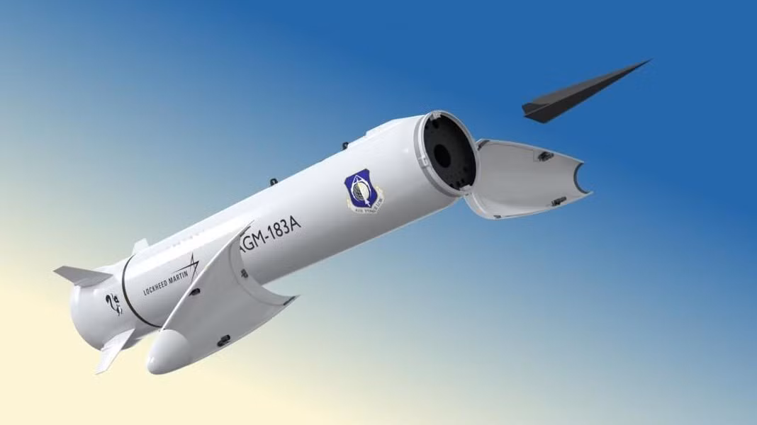 Đáng chú ý, vũ khí trên của Mỹ được đánh giá có tính năng vượt xa so với loại Kh-47M2 Kinzhal của Nga khi thực sự là tên lửa siêu thanh mang đầu đạn dạng tàu lượn thay vì chỉ đơn giản đưa đạn 9M723 thuộc tổ hợp Iskander-M lên tiêm kích MiG-31K.