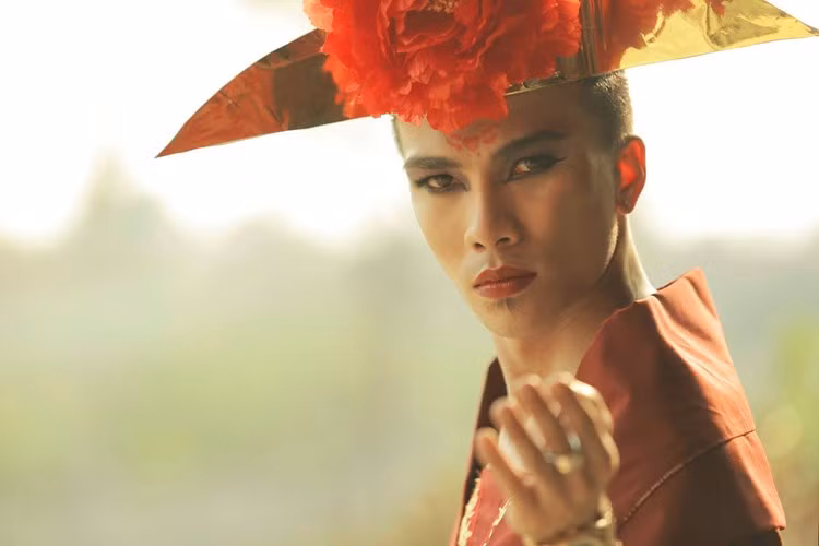 Bao mang: Kenny Sang tham cung truyèn kỳ, hot girl hat hay