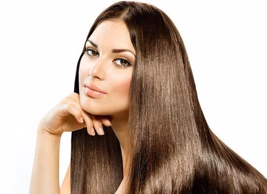Mùa hè đến, mồ hôi, mặt trời và bụi bẩn có thể làm cho mái tóc của bạn trở nên bẩn nhanh hơn, vì vậy, bạn phải giữ cho da đầu sạch sẽ trong mùa nóng.