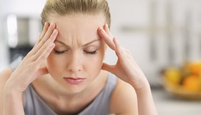 Loại bỏ căng thẳng: Theo một nghiên cứu được công bố trên tạp chí Sinh học Tâm thần, sự căng thẳng làm chậm sự trao đổi chất của chúng ta. Hơn nữa, khi chúng ta bị căng thẳng, chúng ta có xu hướng ăn nhiều thức ăn nhiều dầu mỡ, ngọt và mặn hơn.