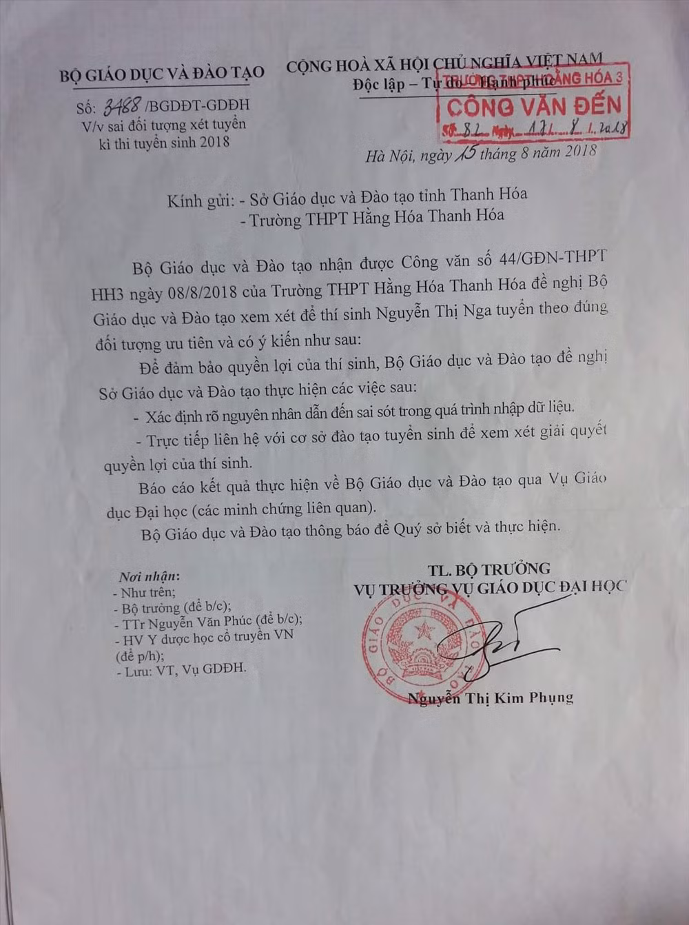 Nữ sinh “kêu cứu”: Đủ điểm nhưng 40 ngày chưa được nhập học Đại học Y khoa Vinh - Hình 2 Nu sinh “keu cuu”: Du diem nhung 40 ngay chua duoc nhap hoc Dai hoc Y khoa Vinh-Hinh-2
