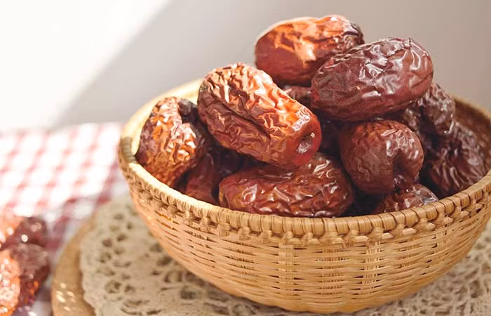Táo tàu được sử dụng trong y học cổ truyền Trung Quốc để cải thiện giấc ngủ và điều trị chứng mất ngủ vì nó chứa saponin có tác dụng an thần.