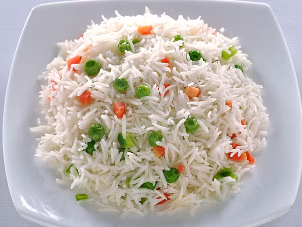 Cơm + Đậu Hà Lan là cách kết hợp thực phẩm giúp bạn giảm cân nhanh.