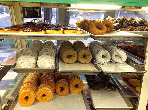 Ngày nay, donut trở thành món bánh phổ biến và bán rộng rãi ở Mỹ. Có tới 10 tỷ bánh donut được sản xuất mỗi năm chỉ riêng ở Mỹ.