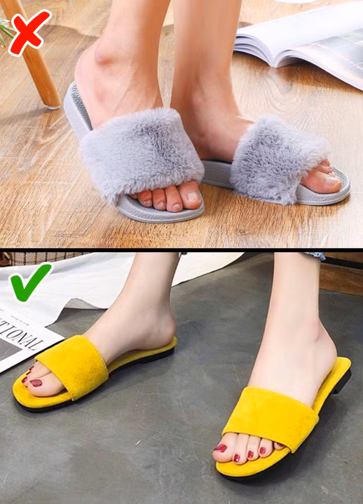 Hãy cất những đôi dép lông đi và dùng những đôi dép đế thấp với kiểu dáng và màu sắc đơn giản.