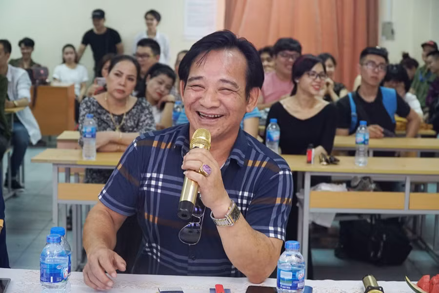 Quang "Tèo" bật cười vì nhiều diễn viên trẻ đi casting phim mà chuẩn bị cứ như đi thi Hoa hậu.