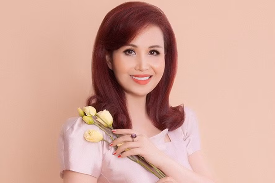 Ven man bi an cuoc song Hoa hau Viet Nam 1990 voi chong An Do