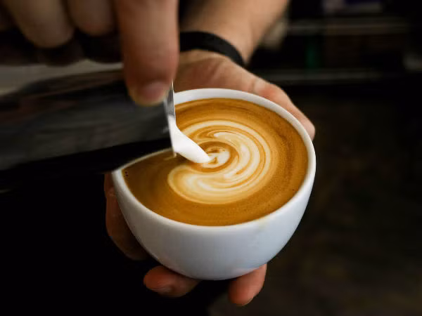 Nhiều nghiên cứu chỉ ra rằng uống 2 tách cà phê không đường mỗi ngày có thể làm giảm 29% nguy cơ mắc bệnh tiểu đường tuýp 2.