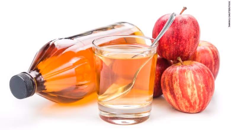 Dấm táo giúp cải thiện tiêu hóa bằng cách tăng acid dạ dày. Giấm táo có tác dụng chống vi khuẩn và giúp cải thiện tình trạng ợ nóng và khó tiêu.