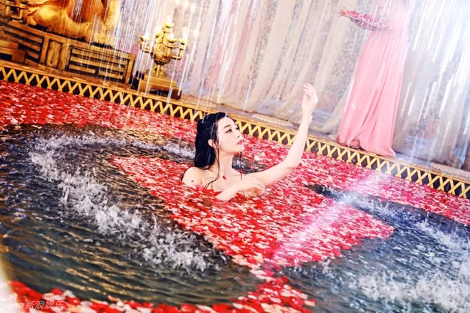 Tuy nhiên chỉ có những người thực sự giàu có mới đủ điều kiện để làm đẹp với hoa hồng vì chúng thực sự khá đắt tiền.