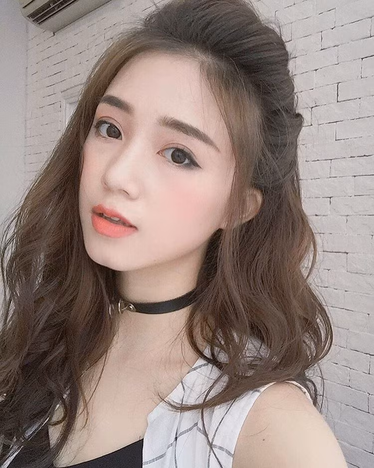 Son màu san hô thường được chọn trong những dịp thật quan trọng, khi bạn muốn gây ấn tượng.