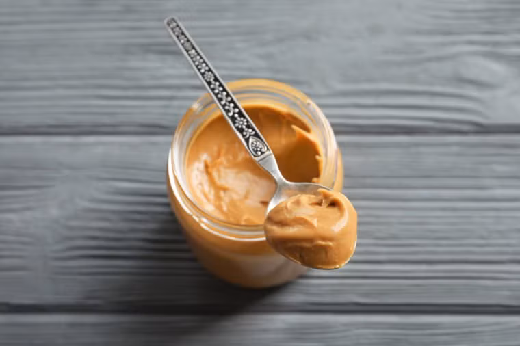 Bơ đậu phộng nếu chưa mở nắp thì nó có thể lưu trữ được tới hai năm, theo savethefood.com. Sau khi đã mở nắp hộp, bạn vẫn có thể dùng 6 tháng.